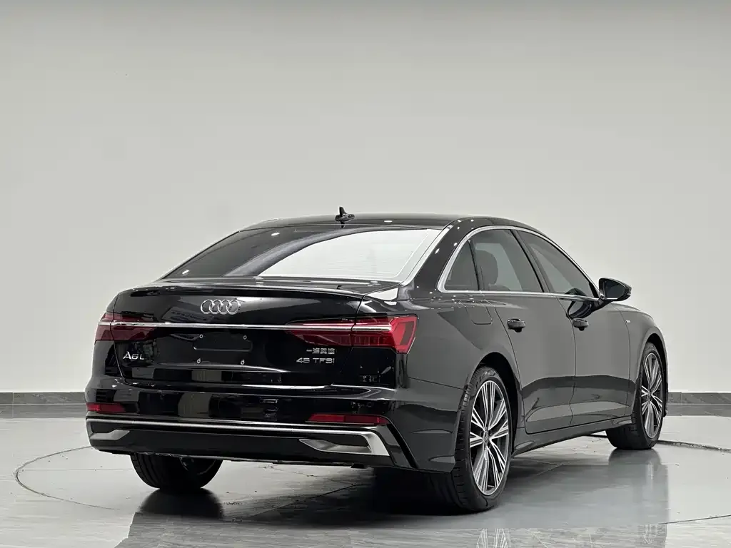 Audi A6L — фото 7