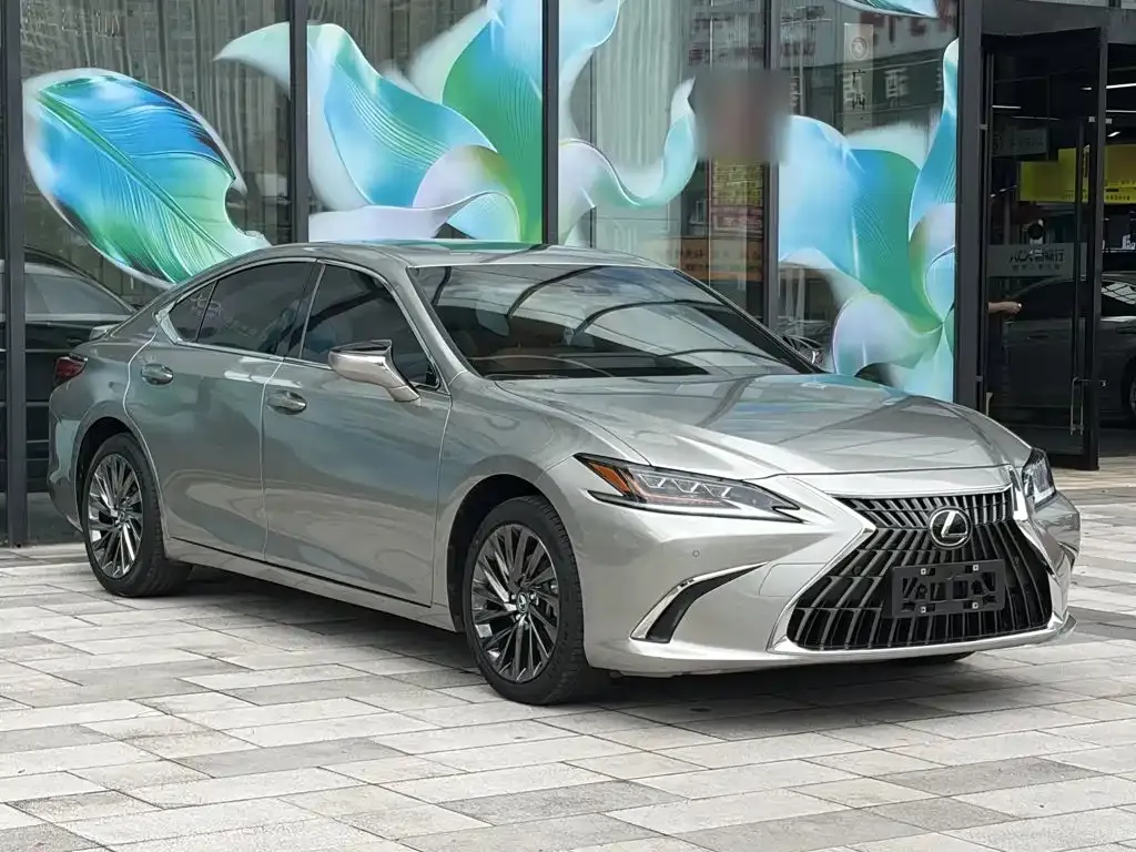 Lexus ES — фото 8
