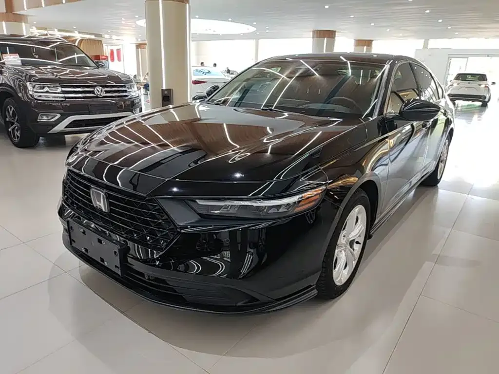 Honda Accord — фото 1