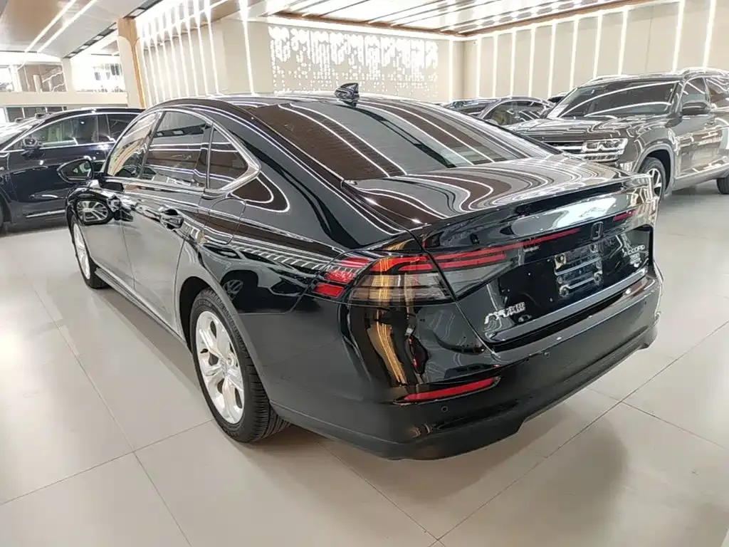 Honda Accord — фото 6
