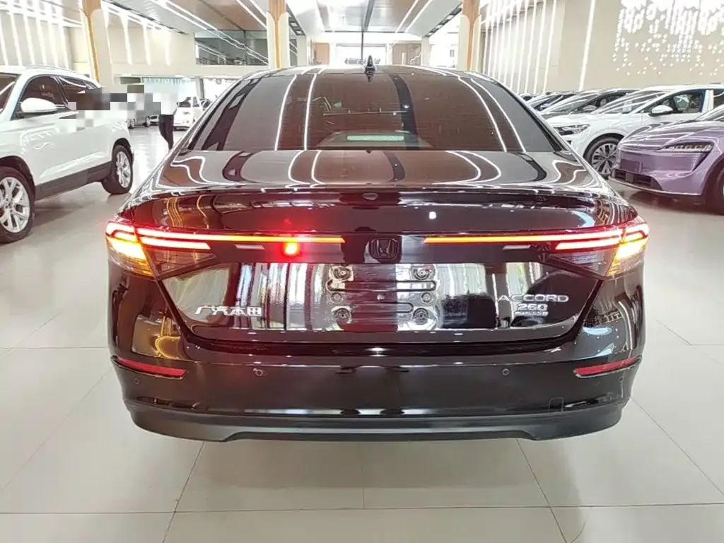 Honda Accord — фото 3