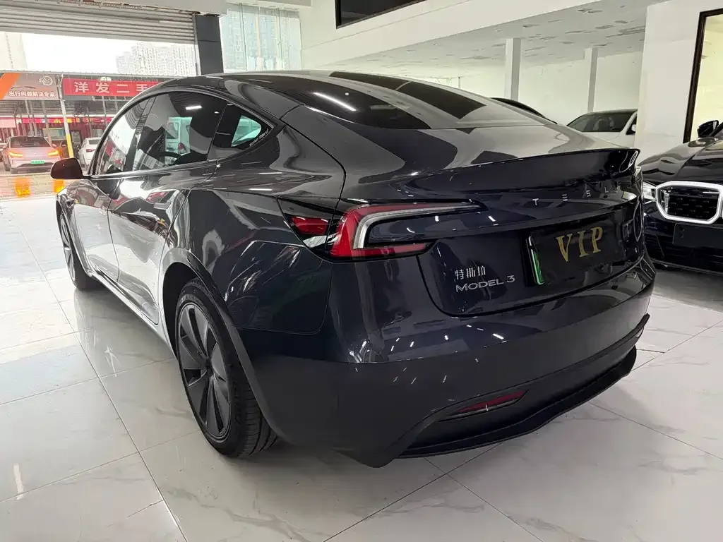 Tesla Model 3 — фото 6