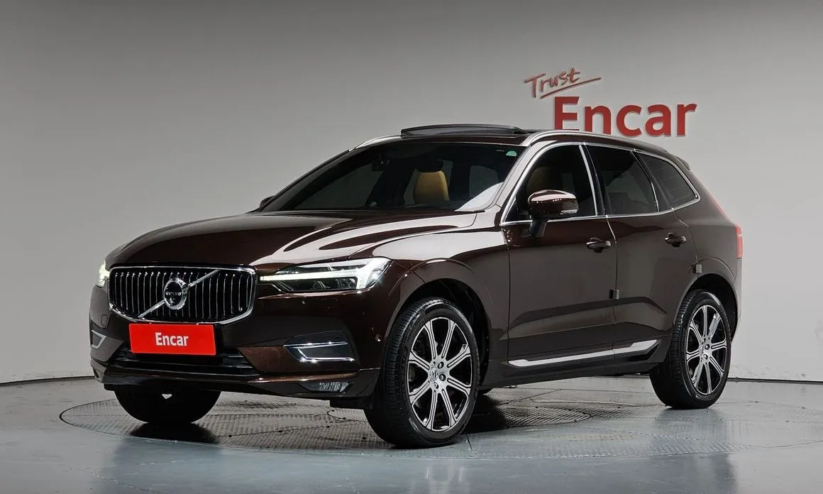 Volvo XC60 — фото 1