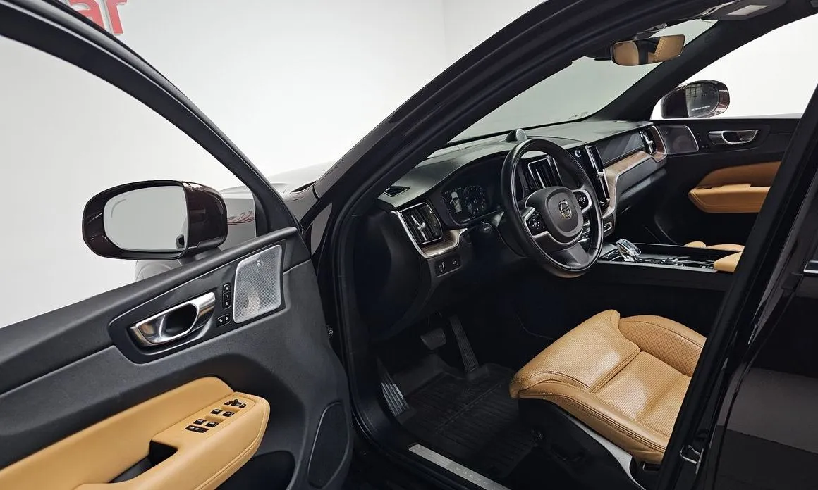 Volvo XC60 — фото 10