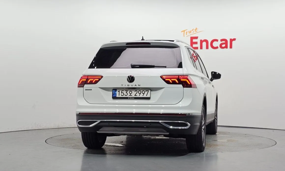 Volkswagen Tiguan — фото 9
