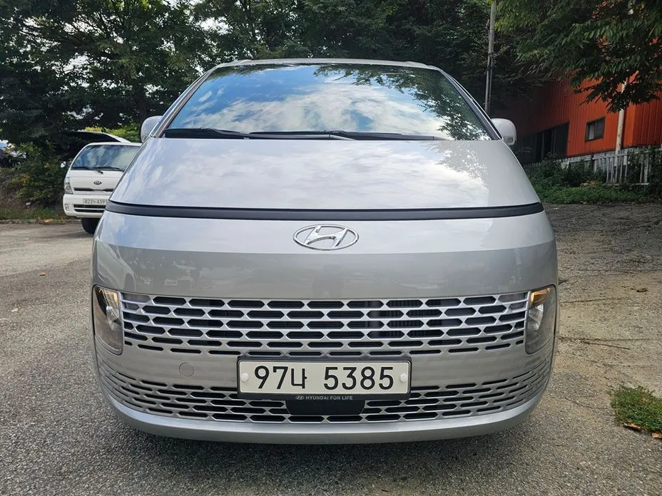 Hyundai Staria — фото 1