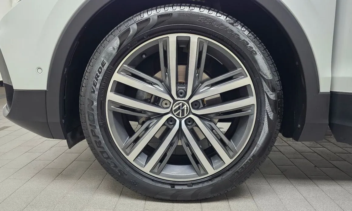 Volkswagen Tiguan — фото 7