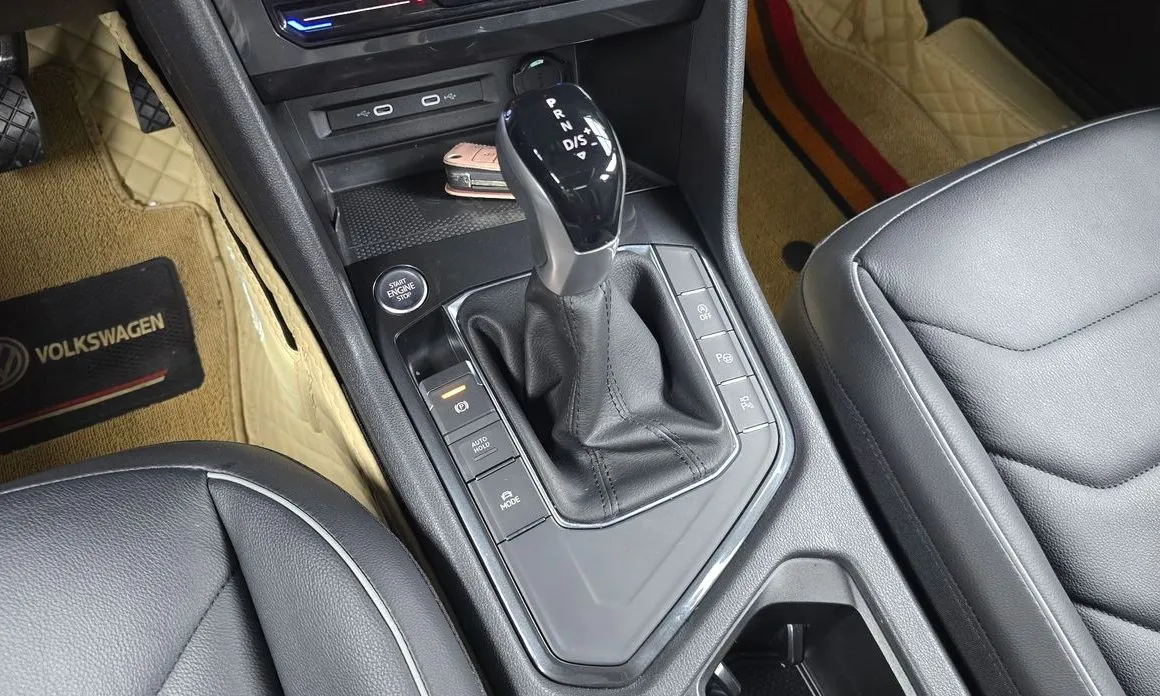 Volkswagen Tiguan — фото 8