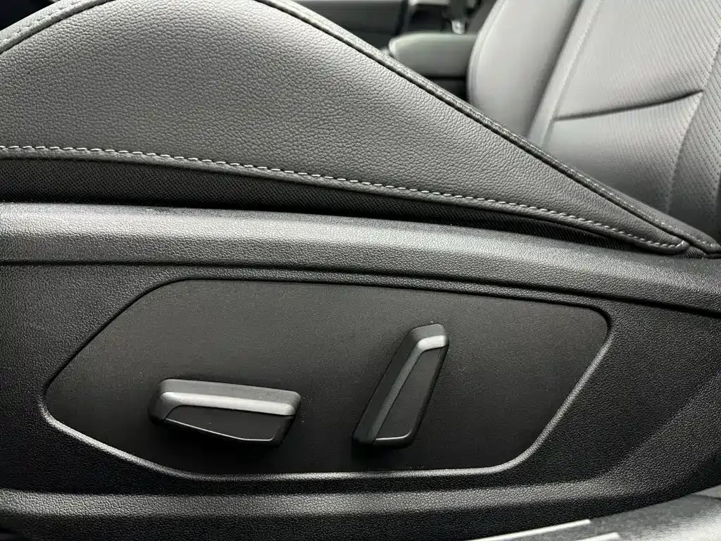 Hyundai Elantra — фото 9