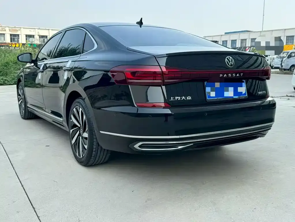 Volkswagen Passat — фото 2