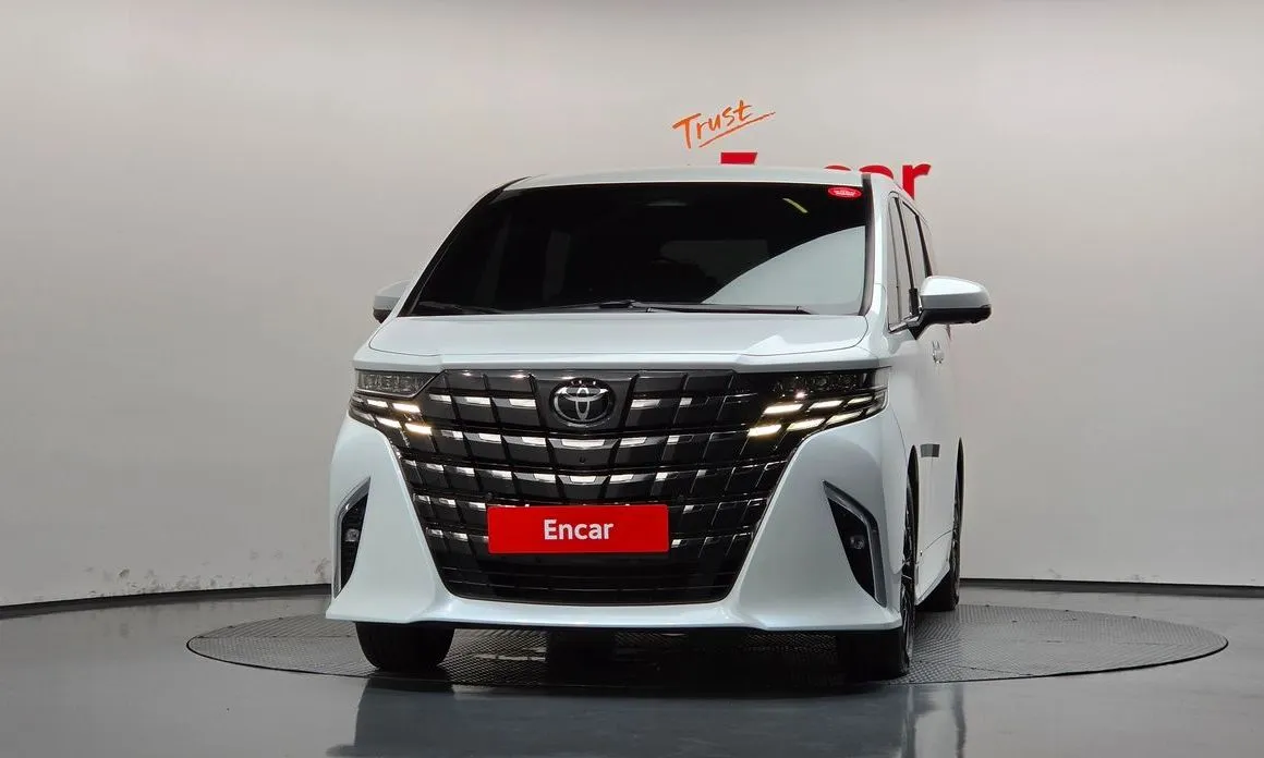 Toyota Alphard — фото 3