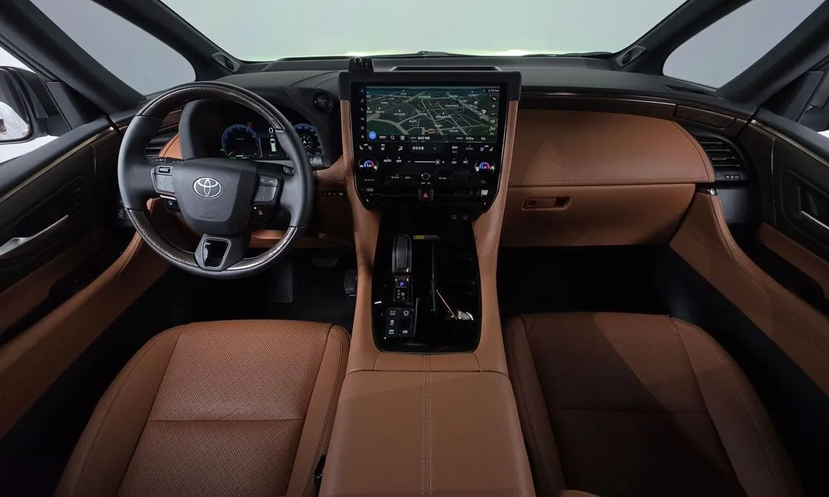 Toyota Alphard — фото 8