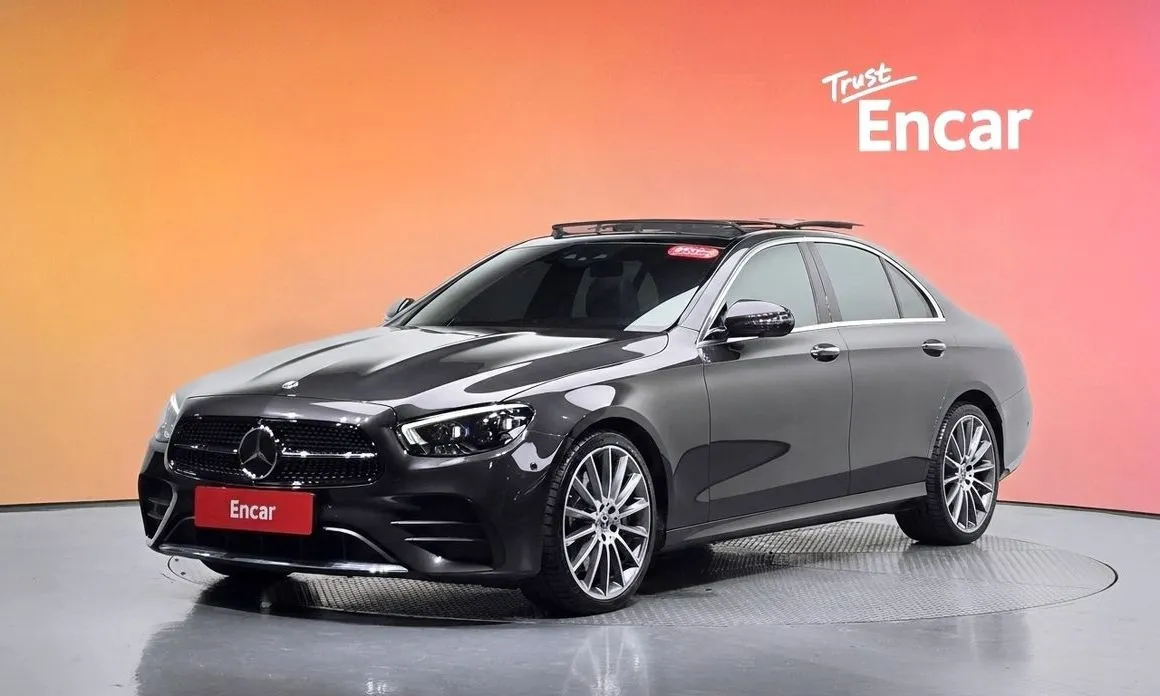 Mercedes-Benz E-Class — фото 1