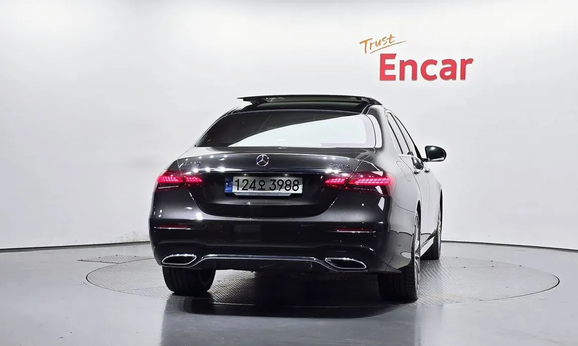 Mercedes-Benz E-Class — фото 5