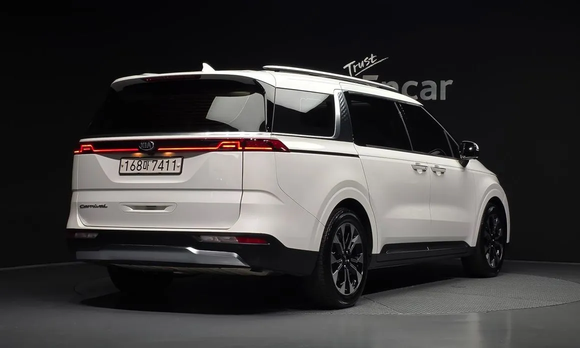 Kia Carnival — фото 3