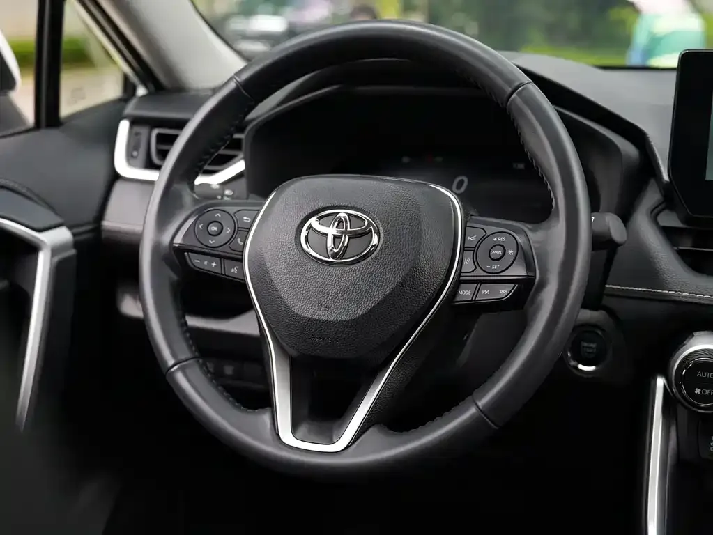Toyota Wildlander — фото 8