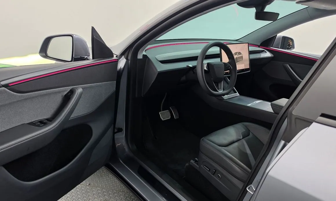 Tesla Model Y — фото 6