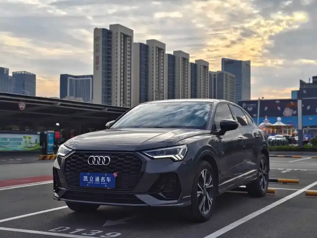 Audi Q3 Sportback — фото 1