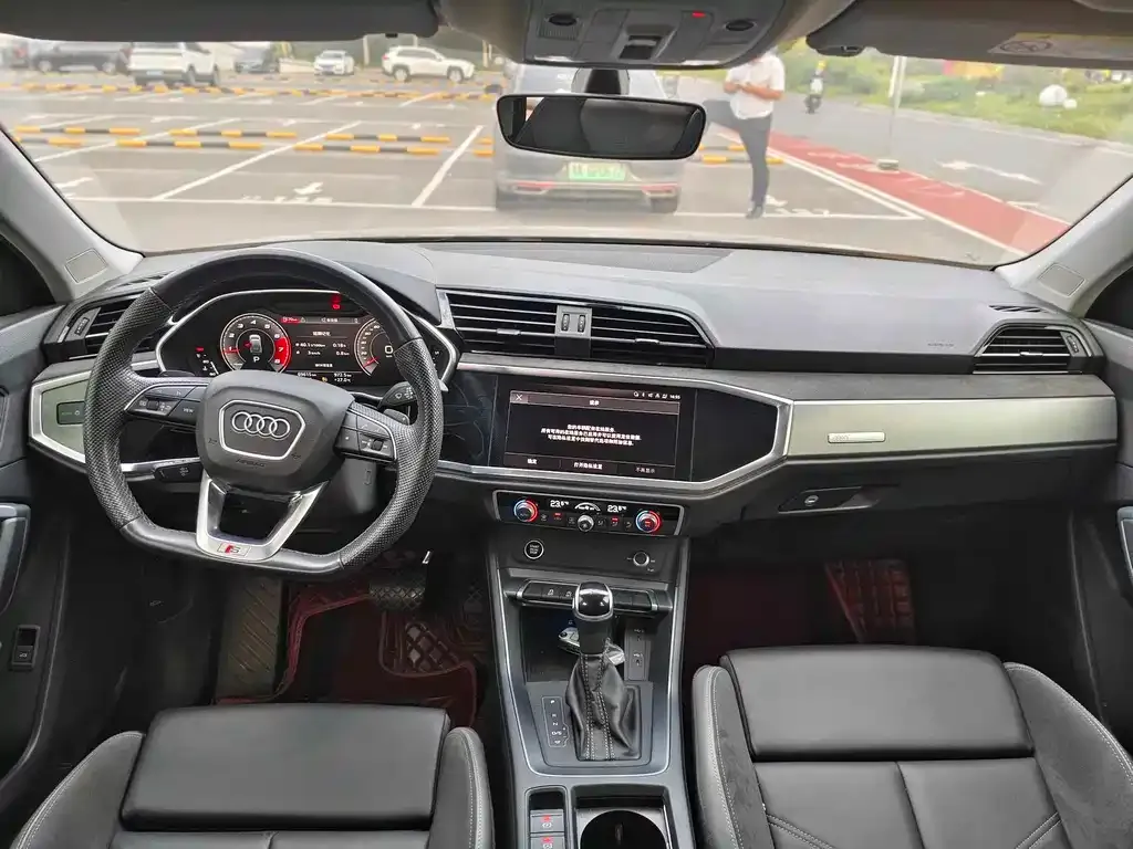 Audi Q3 Sportback — фото 8