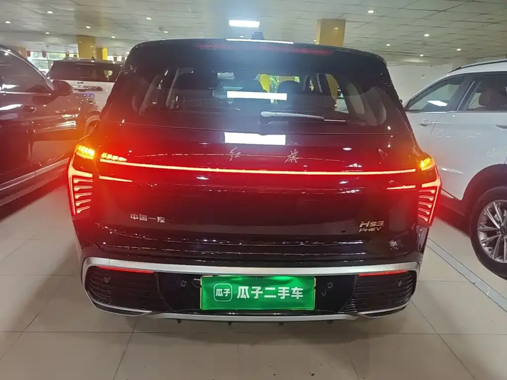 Hongqi HS3 PHEV — фото 2