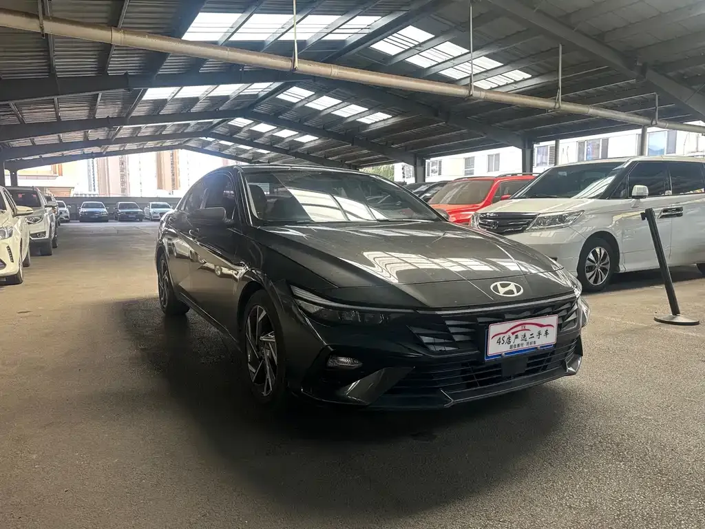 Hyundai Elantra — фото 3