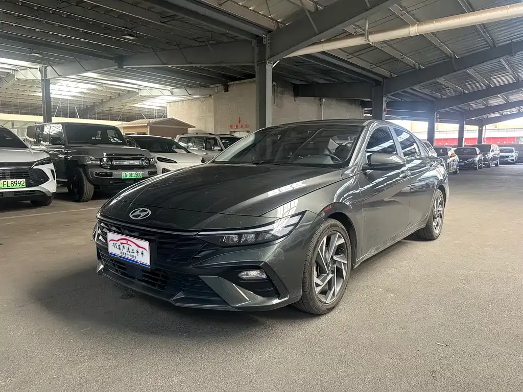 Hyundai Elantra — фото 2