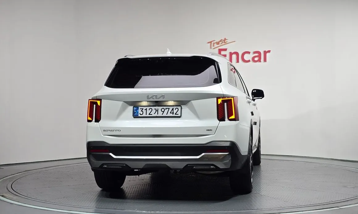 Kia Sorento — фото 6