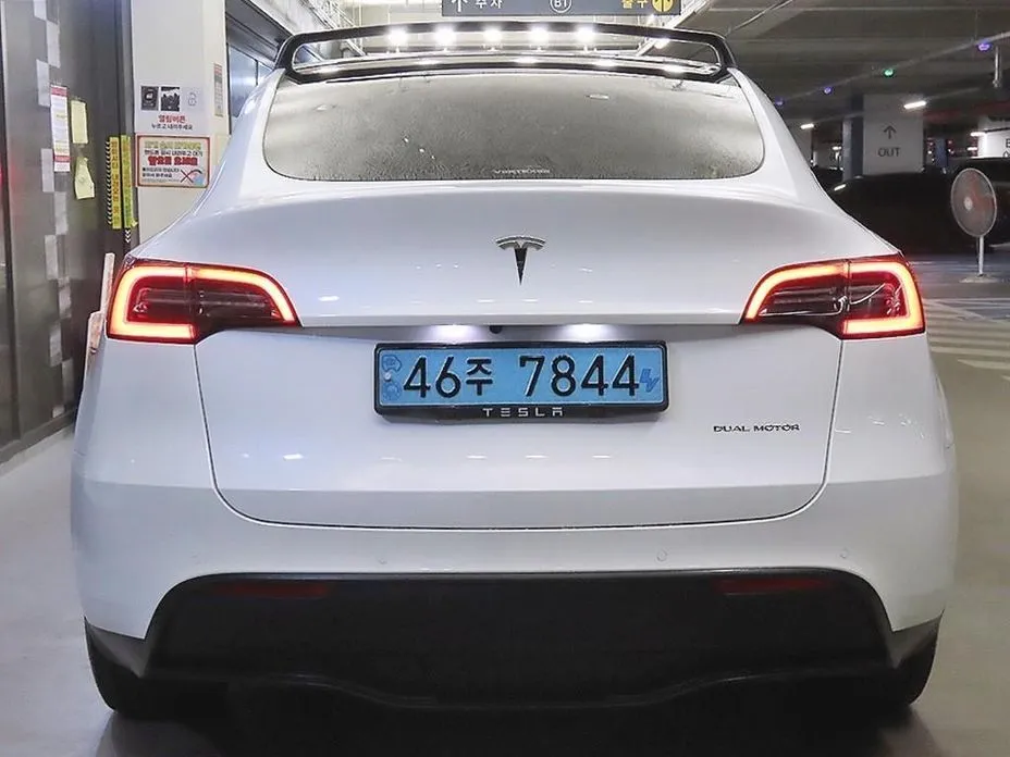 Tesla Model Y — фото 6