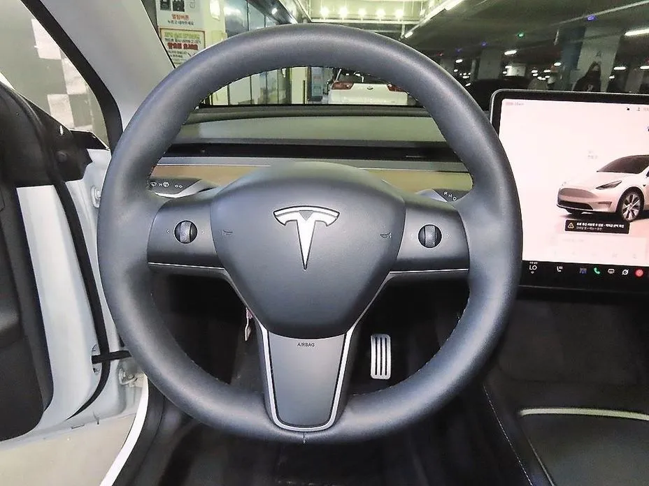 Tesla Model Y — фото 10