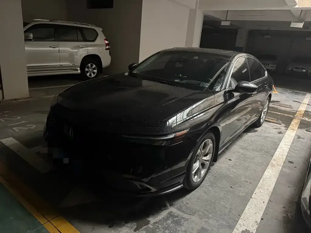 Honda Accord — фото 1