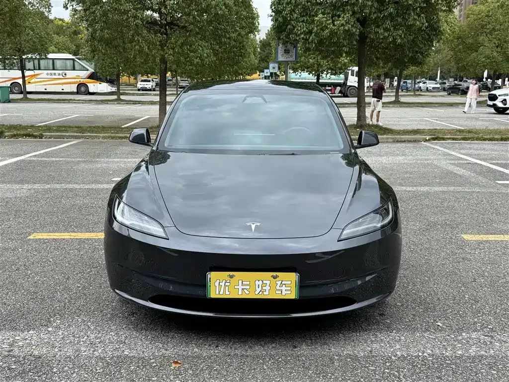 Tesla Model 3 — фото 6