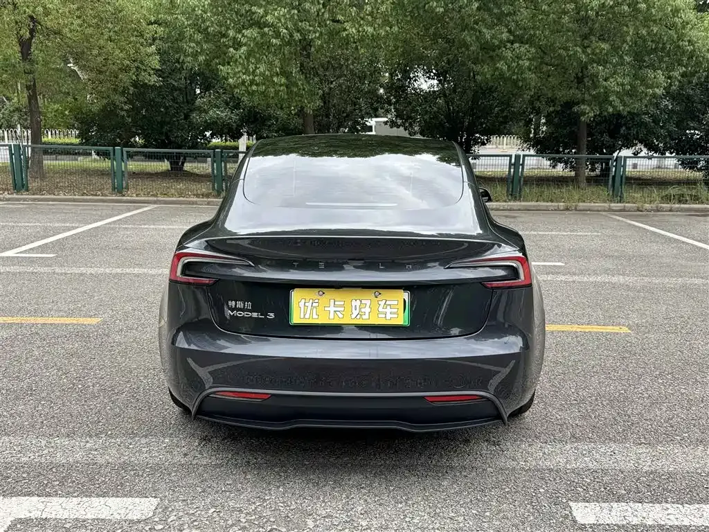 Tesla Model 3 — фото 10