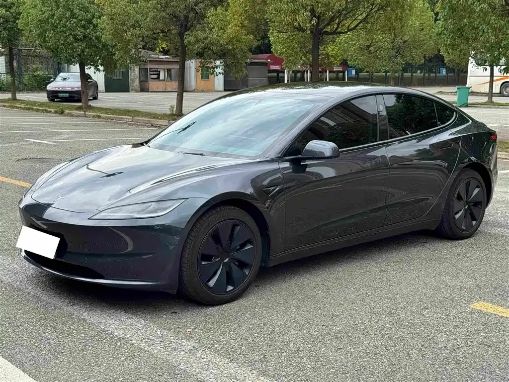 Tesla Model 3 — фото 3
