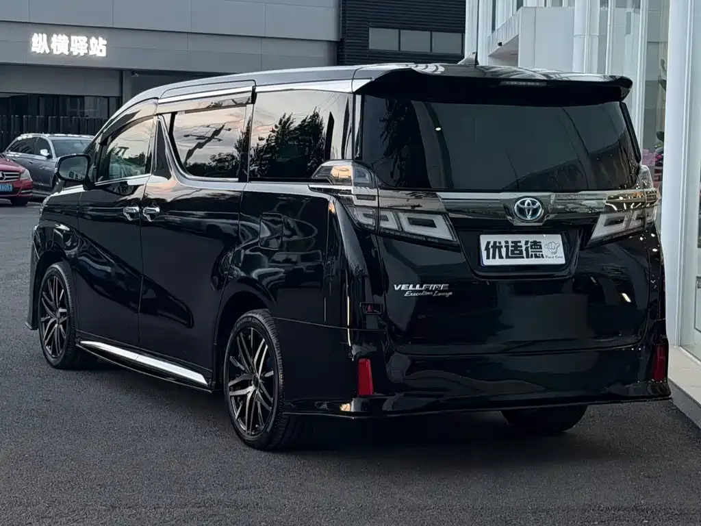 Toyota Vellfire — фото 9