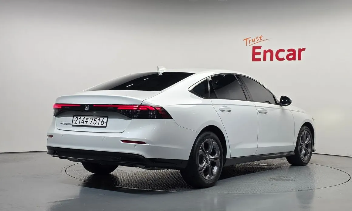 Honda Accord — фото 9