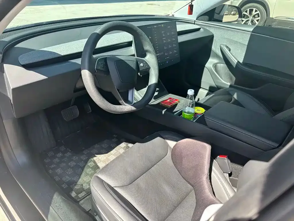 Tesla Model 3 — фото 2