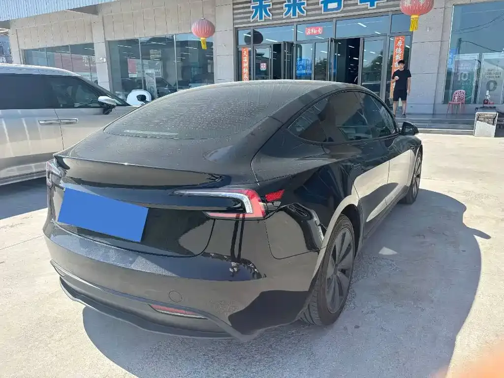 Tesla Model 3 — фото 3