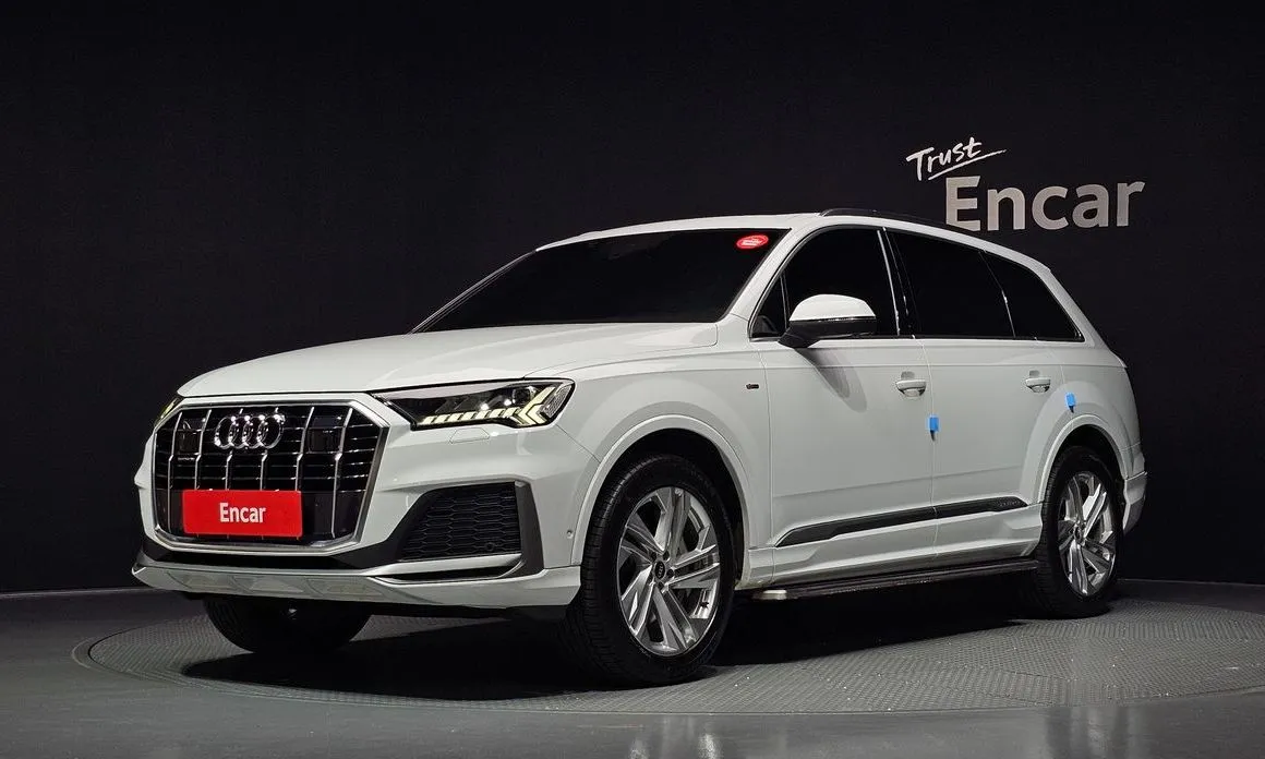Audi Q7 — фото 1