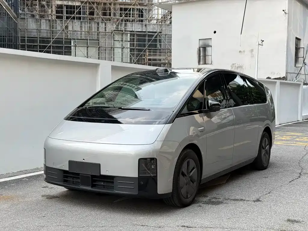 Li Auto MEGA — фото 1