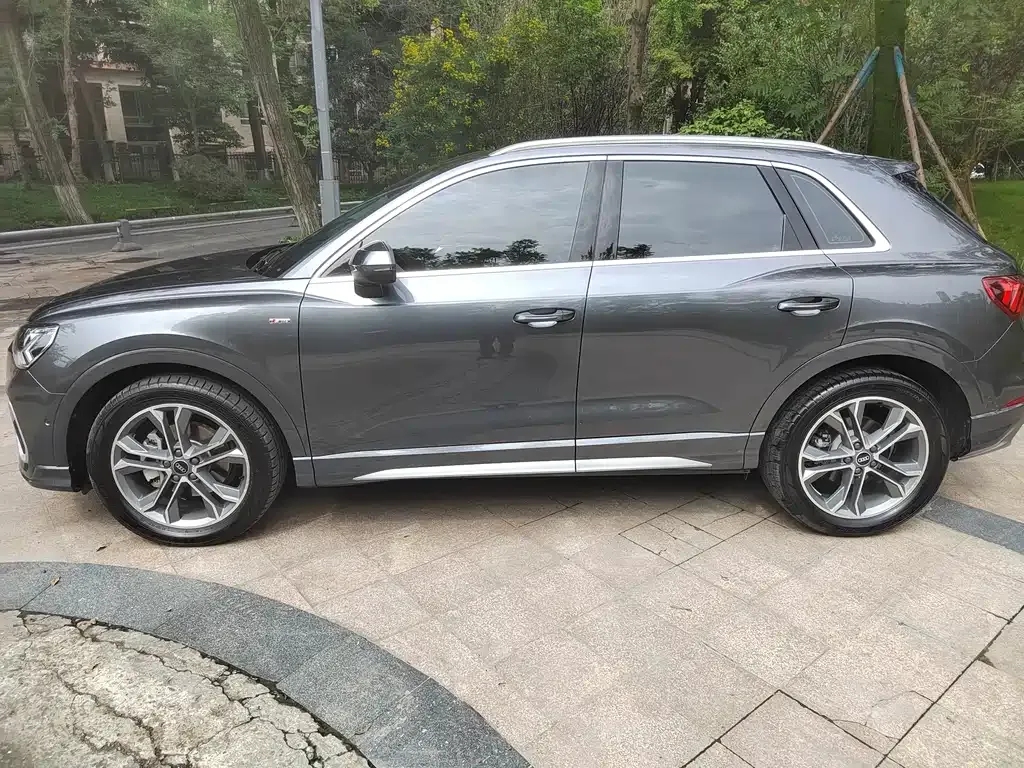 Audi Q3 — фото 10