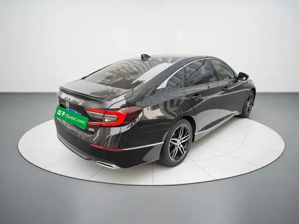 Honda Accord — фото 9