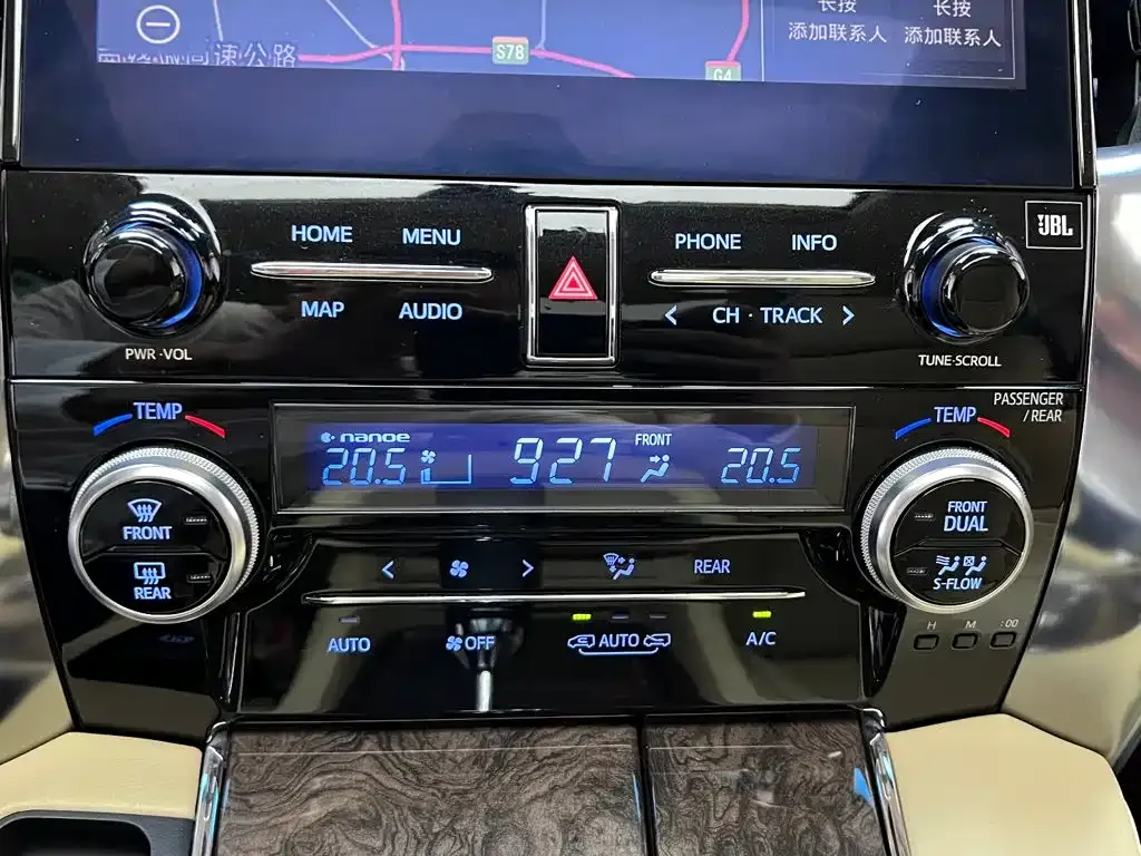 Toyota Vellfire — фото 5