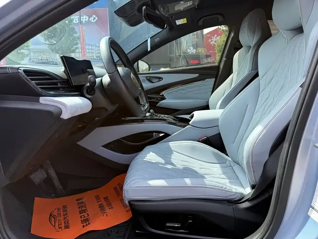 BYD Seal — фото 2