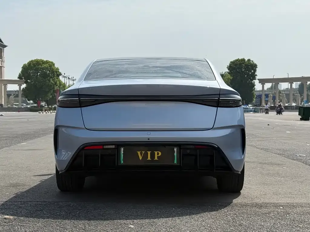 BYD Seal — фото 3