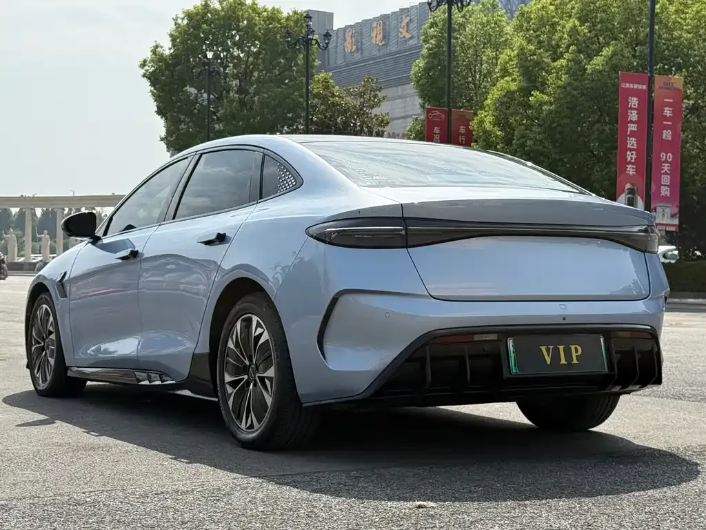BYD Seal — фото 8