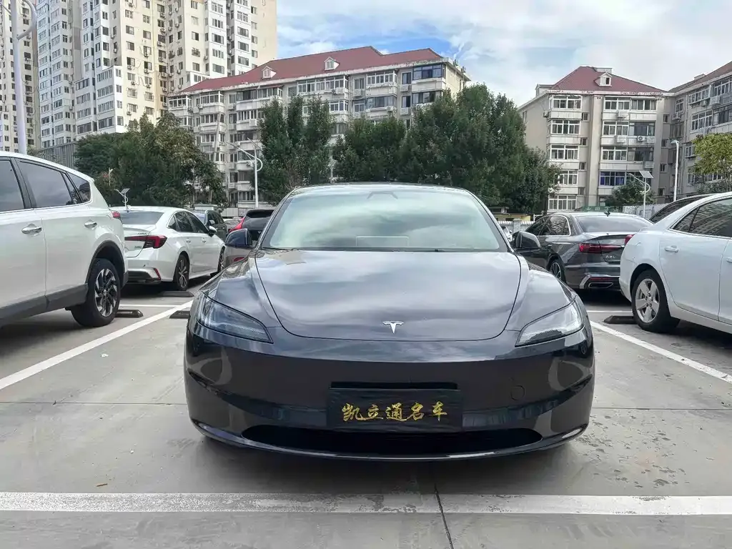 Tesla Model 3 — фото 5