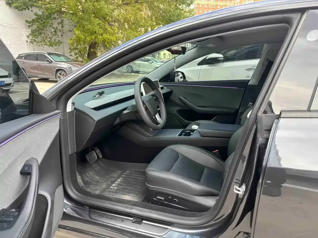Tesla Model 3 — фото 3