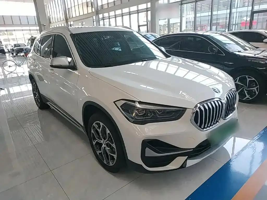 BMW X1 — фото 5