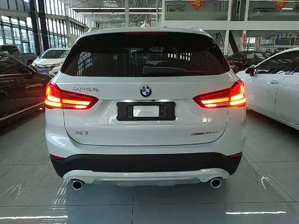 BMW X1 — фото 10