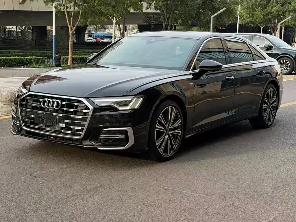 Audi A6L — фото 1